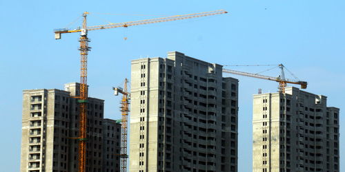 住建部 7月全国新开工改造城镇老旧小区3.8万个 城市生活垃圾经营务持续推进